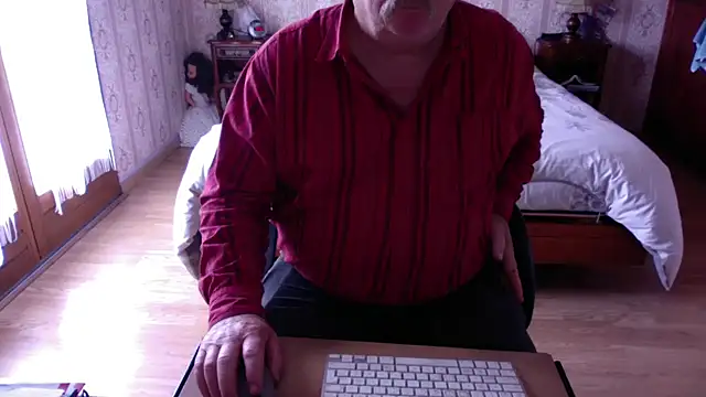 הופעת וובקאם של bacanale72