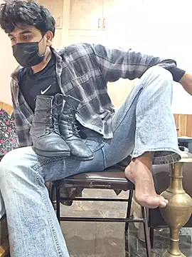 KingGrizz Pertunjukan Webcam