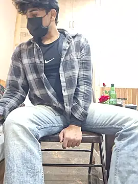 KingGrizz Pertunjukan Webcam