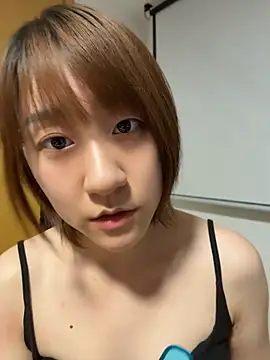Judi-a live XXX chat