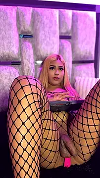Salo_Blonde webcam show