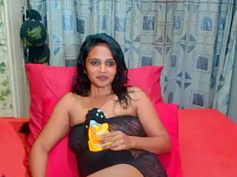 Czat XXX na żywo – LuciousIndian00
