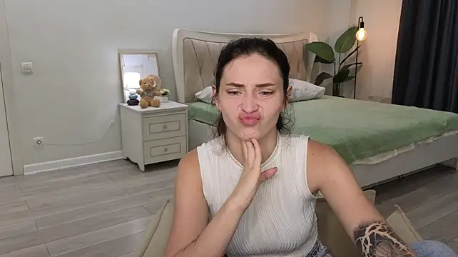 ClarineMostern Live XXX chat