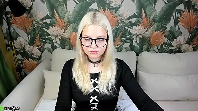 Velvet-Lun Chat XXX live