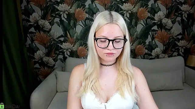 Velvet-Lun Live XXX-Chat