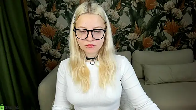 Velvet-Lun live XXX chat