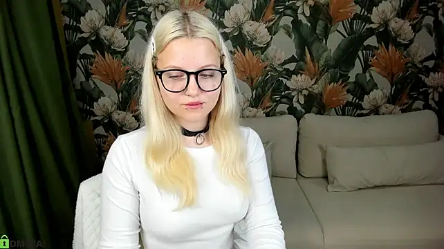 Velvet-Lun live XXX chat