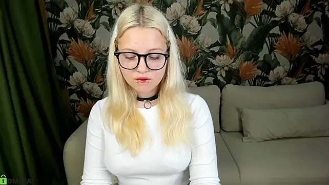 Velvet-Lun's Live XXX Chat