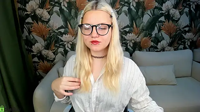 Velvet-Lun's Live XXX Chat