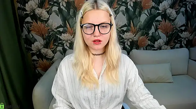 Velvet-Lun Chat XXX in diretta