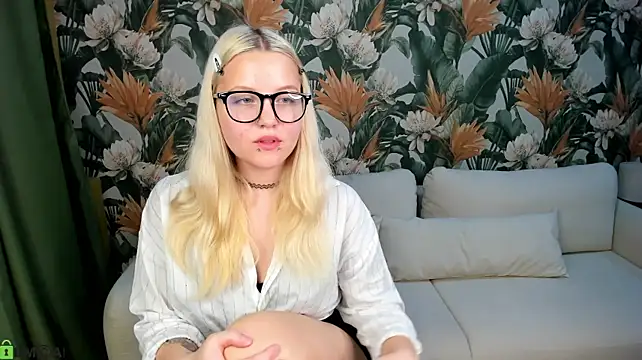 Velvet-Lun's Live XXX Chat