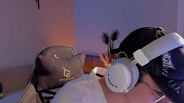lle0n Webcam show