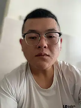 pon516888 Show in webcam