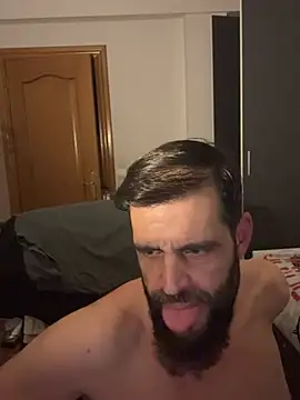 Show modela zurdineno na web-kameri