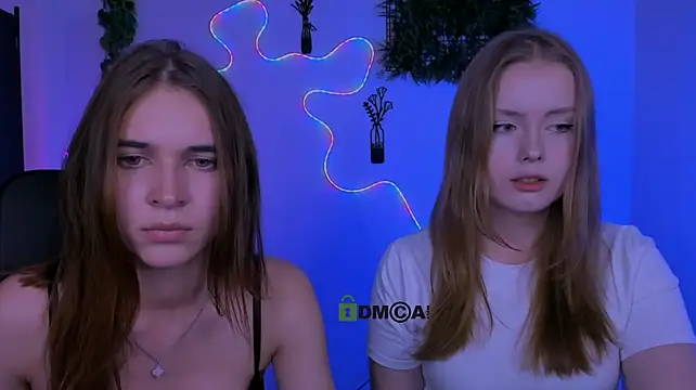 helena_so_shyy: διαδικτυακό σόου στην κάμερα