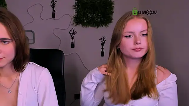 helena_so_shyy's Live XXX Chat