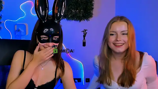 הופעת וובקאם של helena_so_shyy