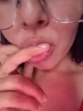 LINGER_SECRET_ Adlı Modelin Canlı XXX Sohbeti