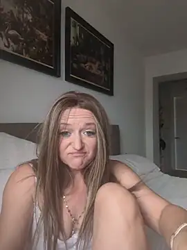 Emmas-Little-SecretXX Show in webcam
