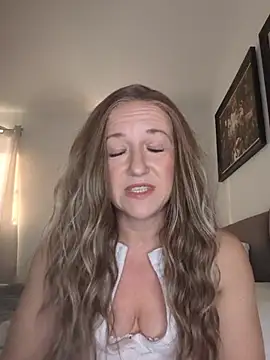 Emmas-Little-SecretXX's Webcam Show