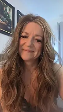 Emmas-Little-SecretXX's Live XXX Chat