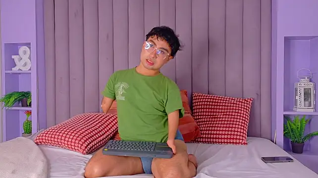 הופעת וובקאם של Sam_Velvett