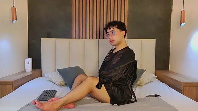 הופעת וובקאם של Sam_Velvett