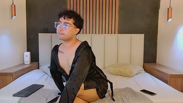 Show modela Sam_Velvett na web-kameri