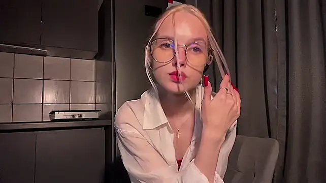 NikiLovers élő XXX-chatje