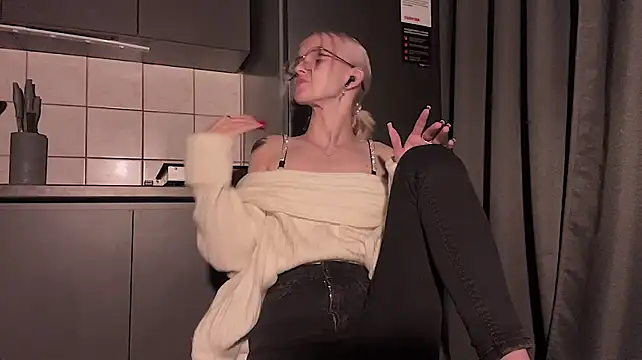 XXX chat uživo modela NikiLovers