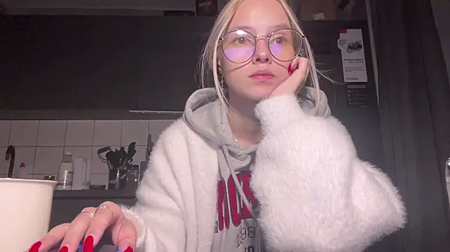 XXX chat uživo modela NikiLovers