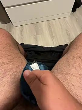 MyWifesWardroben Webbikameraesitys