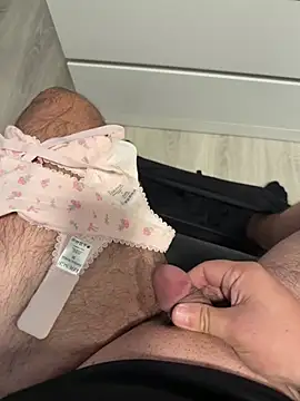 MyWifesWardrobe Webcam show