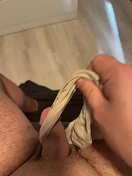 MyWifesWardrobe Webcam-Show