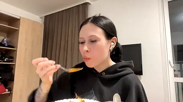 AteEtonian – webcam-show