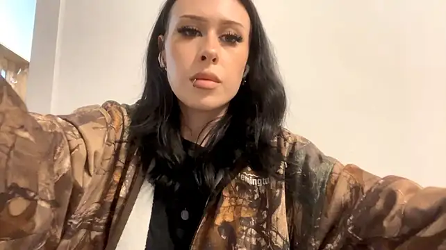 Show modela AteEtonian na web-kameri