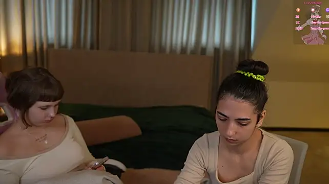 Fiona054: διαδικτυακό σόου στην κάμερα