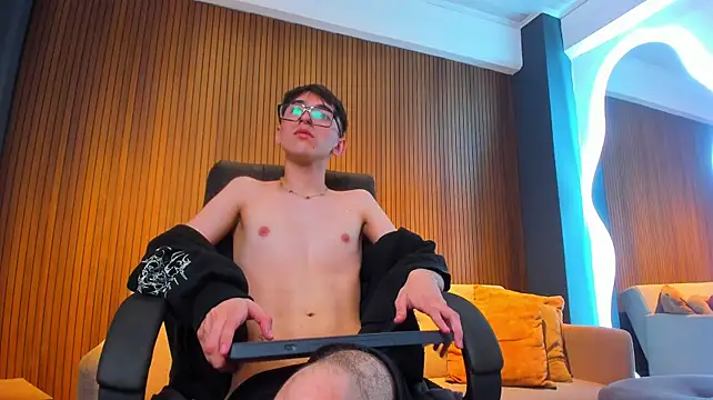 APOLOKING_n Webbikameraesitys