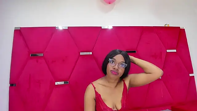 Show modela JadeWilliamss na web-kameri