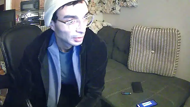 alecksucksabovepar Show in webcam