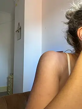 Chat +18 de Ellieblondie_ ao vivo