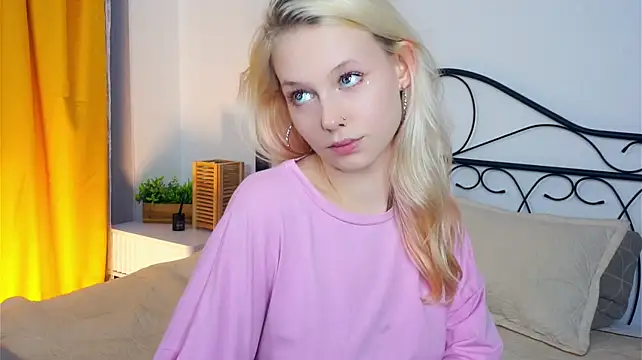 CorrieJust live XXX chat