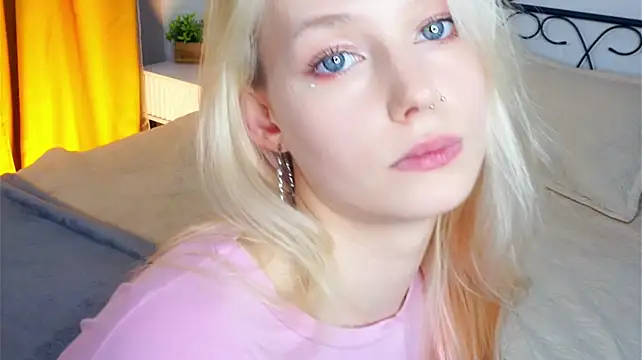 Webkamerová show CorrieJust