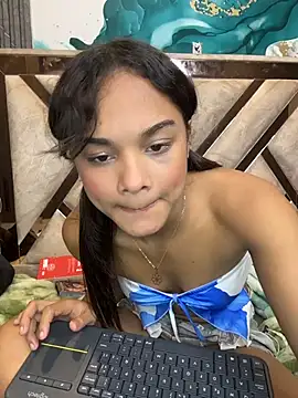 crystal_bunny_n Live XXX chat