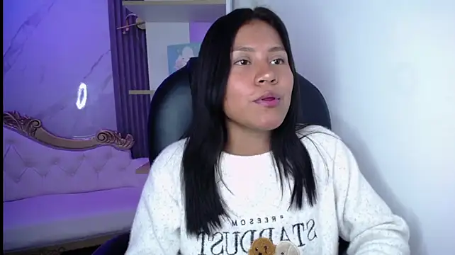 Chat XXX en directo de emiily_tk