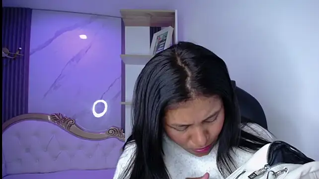 Czat XXX na żywo – emiily_tk
