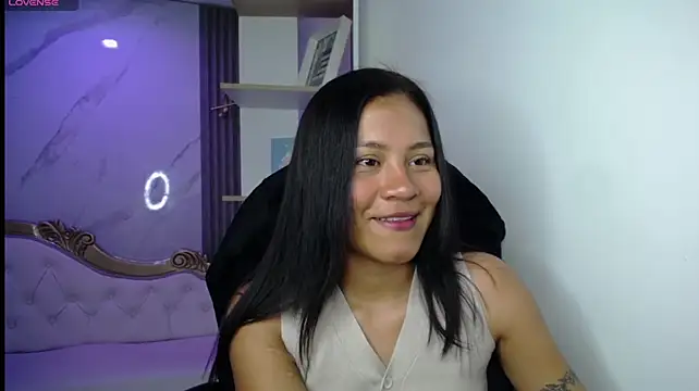 emiily_tk's Live XXX Chat