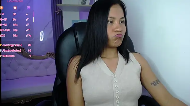 XXX chat uživo modela emiily_tk