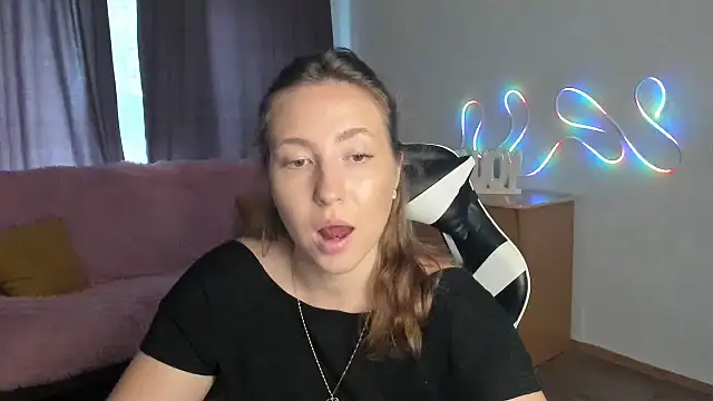 GyrlCool's Live Chat Room