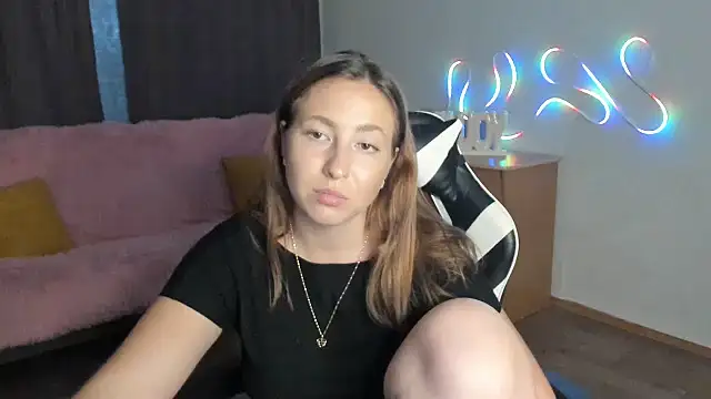 GyrlCool Adlı Modelin Canlı XXX Sohbeti